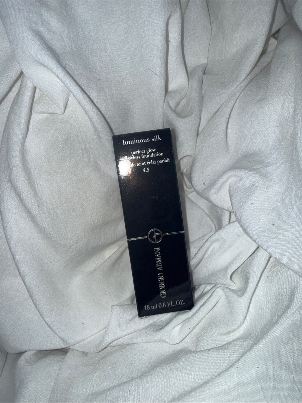 Giorgio Armani Luminous Silk Foundation 4.5
